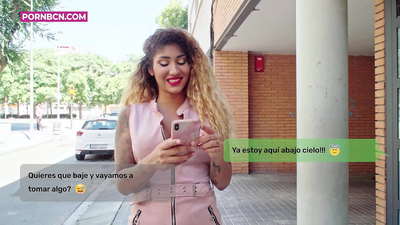 丈夫工作時,不忠的妻子要狠狠操她的年輕情人。有山雀和大屁股的拉丁裔。金星阿芙羅狄蒂。